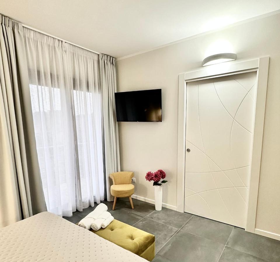 Karasole Hotel Сан Теодоро Екстериор снимка
