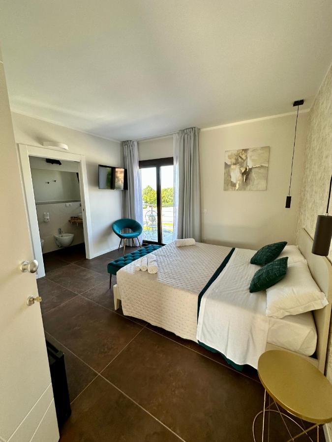 Karasole Hotel Сан Теодоро Екстериор снимка